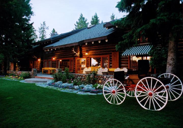 Flathead Lake Lodge